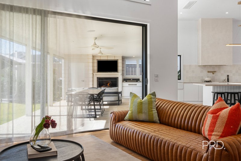 Photo - 9 Denny Crescent, Gobbagombalin NSW 2650 - Image 10