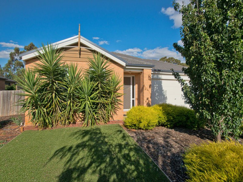 9 Dewar Crescent, Bacchus Marsh VIC 3340