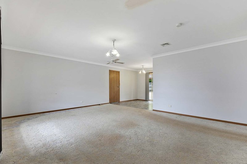 Photo - 9 Diamond Court, Point Vernon QLD 4655 - Image 6