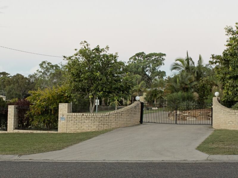 Photo - 9 Diamond Crescent, Tannum Sands QLD 4680 - Image 2