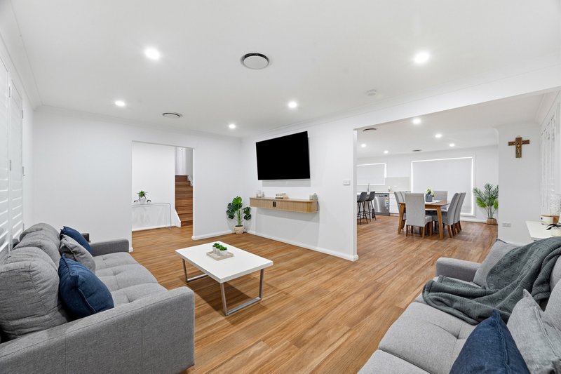 Photo - 9 Diana Place, South Penrith NSW 2750 - Image 5