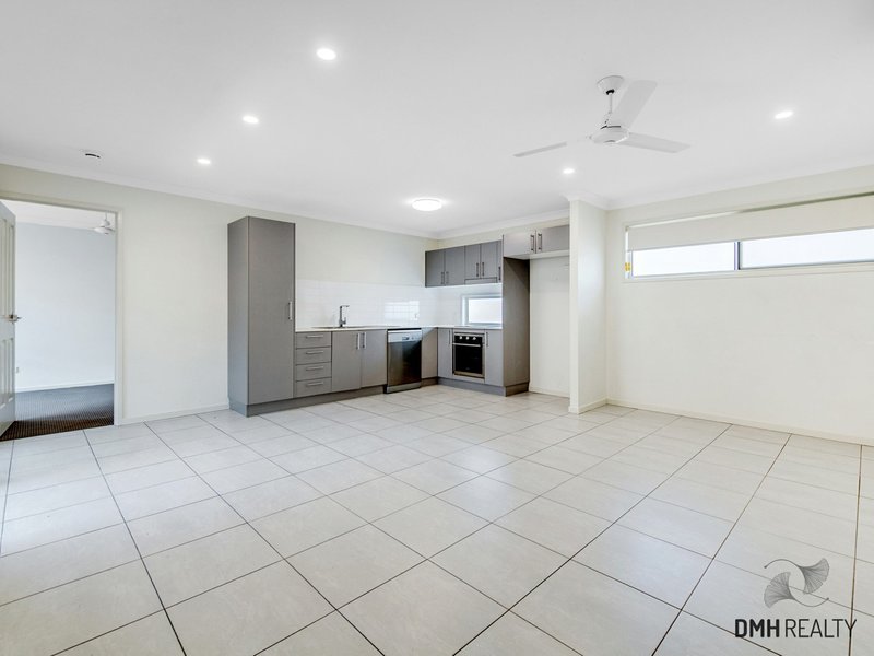 Photo - 9 Diller Drive, Crestmead QLD 4132 - Image 4