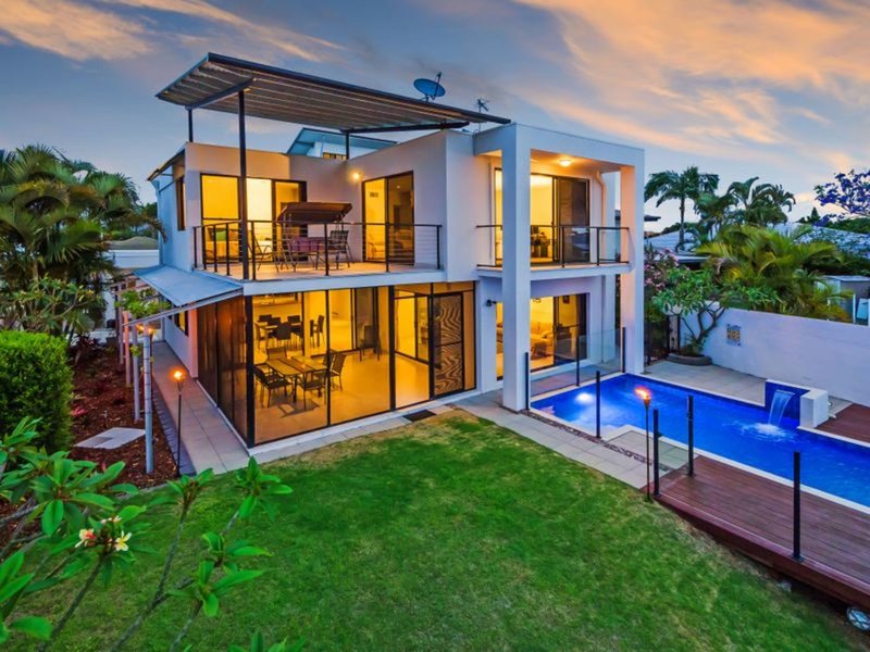 Photo - 9 Dobell Avenue, Paradise Point QLD 4216 - Image 5