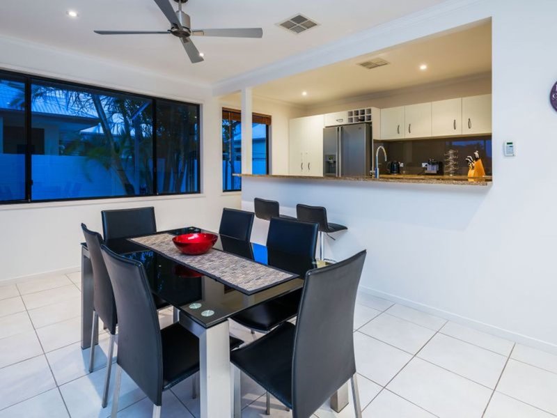 Photo - 9 Dobell Avenue, Paradise Point QLD 4216 - Image 11