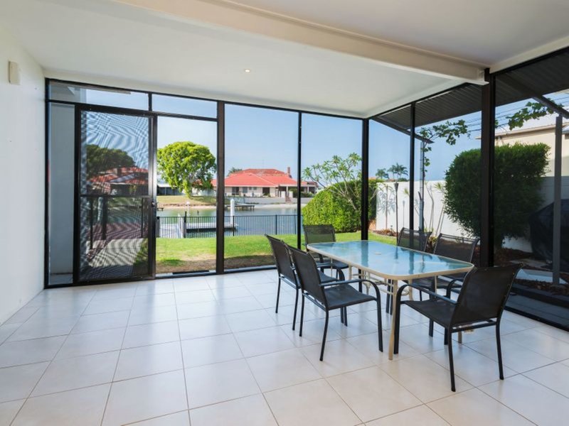 Photo - 9 Dobell Avenue, Paradise Point QLD 4216 - Image 13