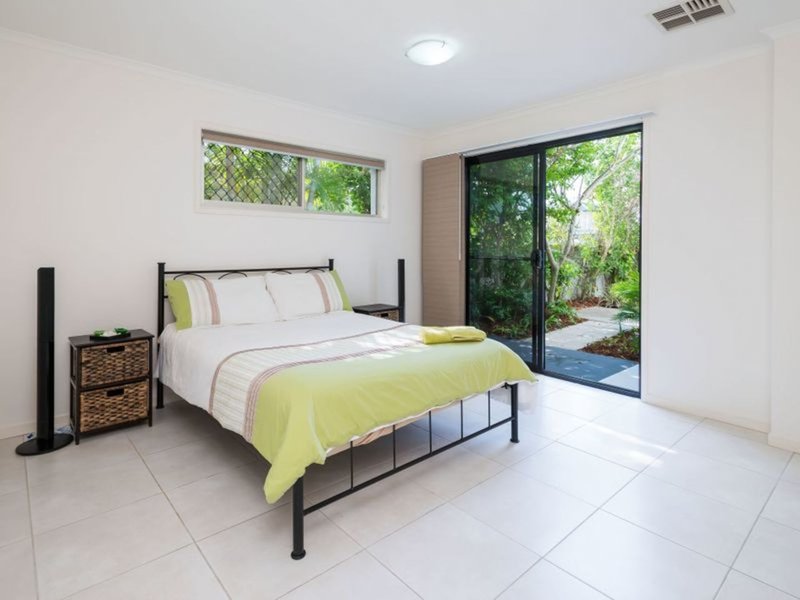 Photo - 9 Dobell Avenue, Paradise Point QLD 4216 - Image 24