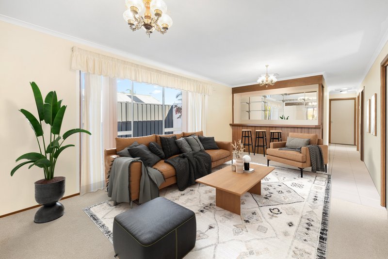 Photo - 9 Dona Drive, Hoppers Crossing VIC 3029 - Image 2