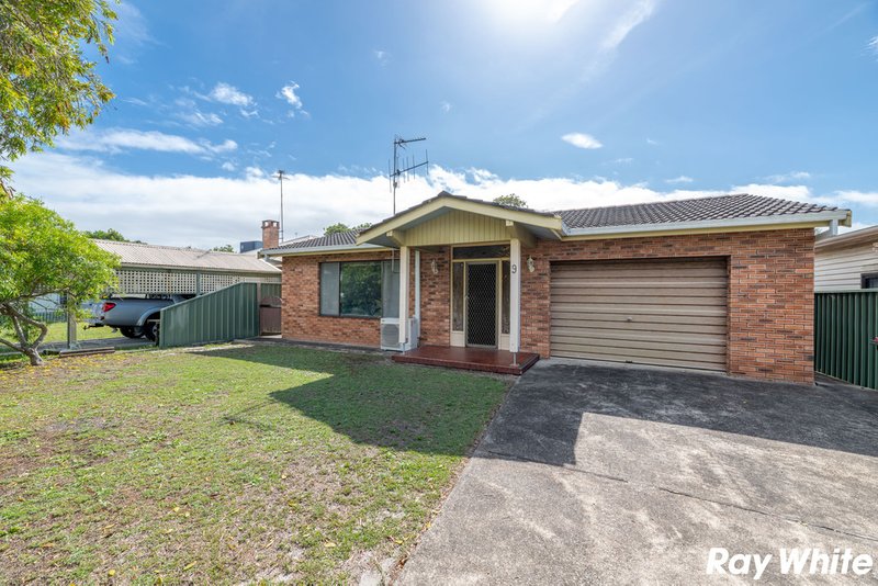 9 Douglas Avenue, Forster NSW 2428