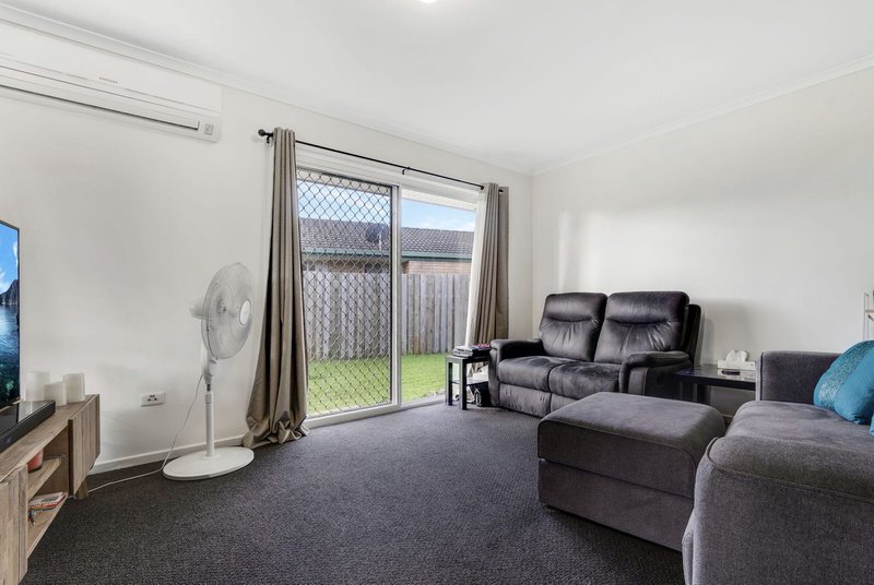 Photo - 9 Dowling Crescent, Eagleby QLD 4207 - Image 4