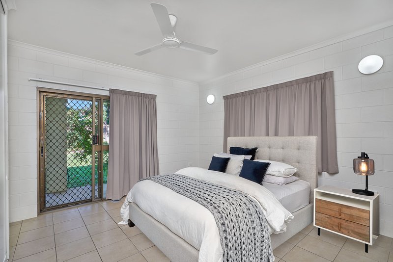 Photo - 9 Dromana Close, Kewarra Beach QLD 4879 - Image 2