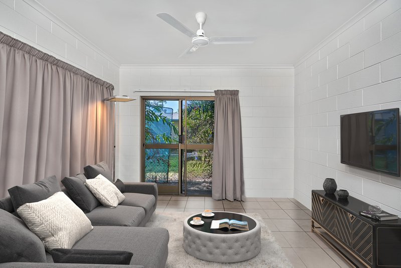 Photo - 9 Dromana Close, Kewarra Beach QLD 4879 - Image 3