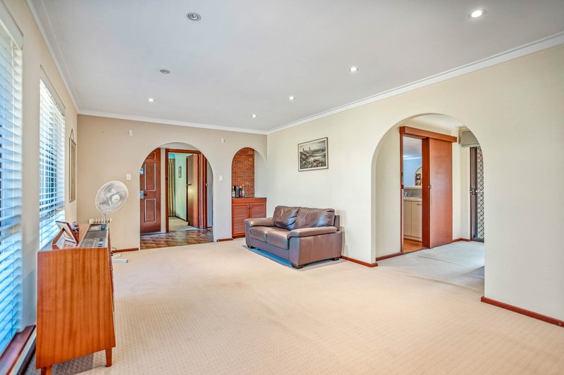 Photo - 9 Duff Road, Riverton WA 6148 - Image 16