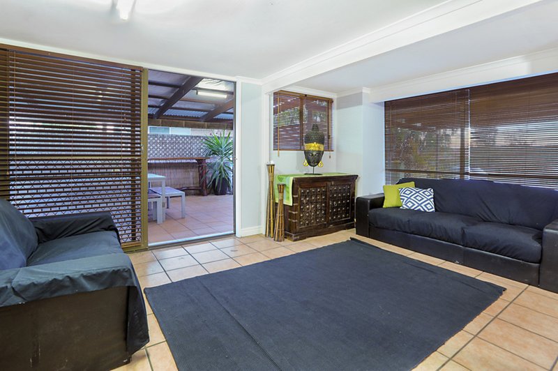 Photo - 9 Dunbil Avenue, Ferny Hills QLD 4055 - Image 8