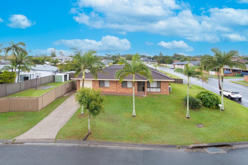 Photo - 9 Dunlin Drive, Burleigh Waters QLD 4220 - Image 2