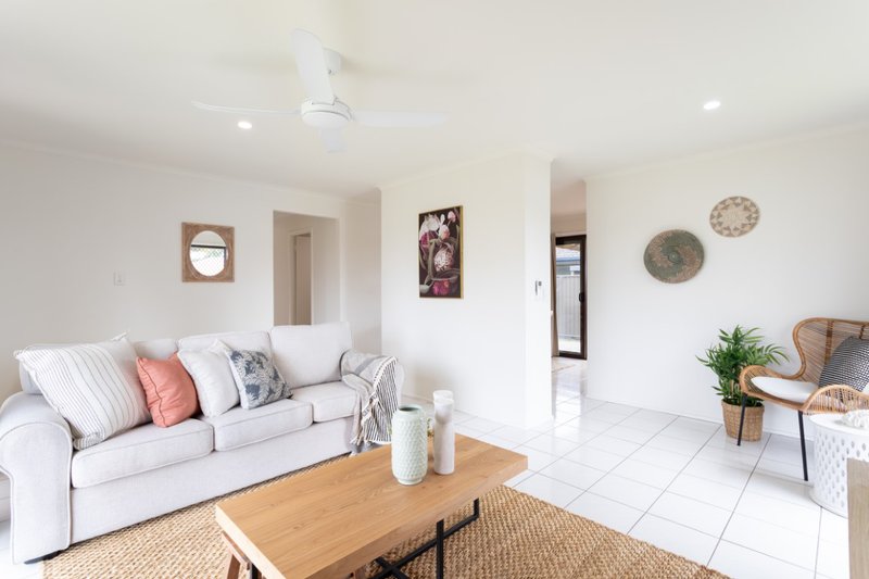 Photo - 9 Dunlin Drive, Burleigh Waters QLD 4220 - Image 3