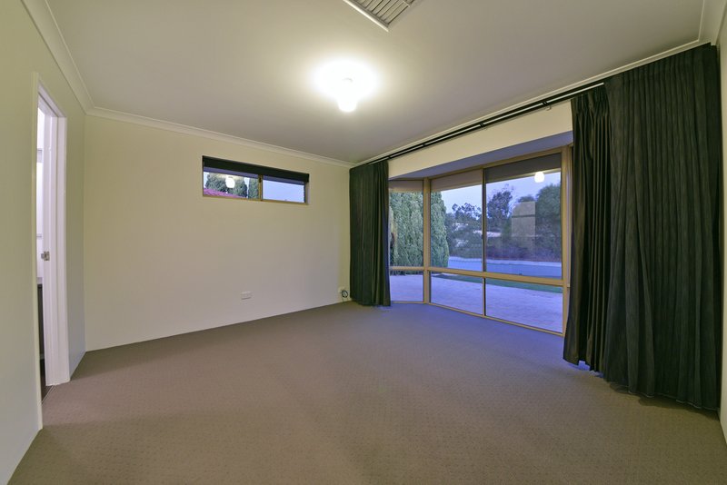 Photo - 9 Dunscore Way, Kinross WA 6028 - Image 2