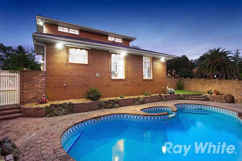 Photo - 9 Dunsmuir Drive, Mount Waverley VIC 3149 - Image 14