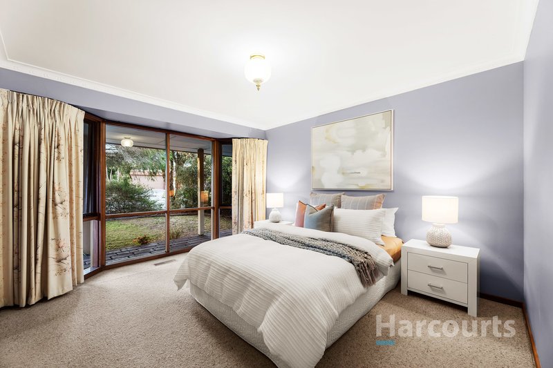 Photo - 9 Duntroon Drive, Wantirna VIC 3152 - Image 8