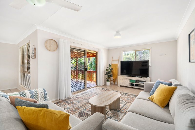 Photo - 9 Duyvestyn Terrace, Murrumba Downs QLD 4503 - Image 3