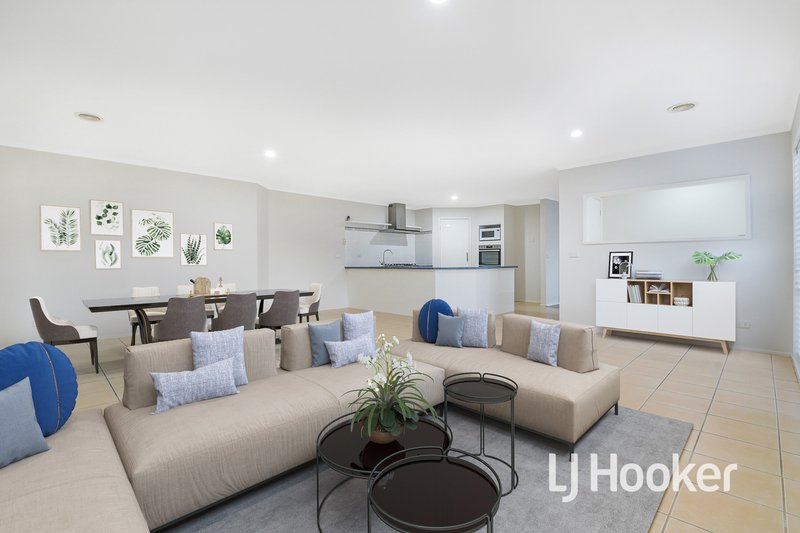 Photo - 9 Earlwood Street, Narre Warren South VIC 3805 - Image 2