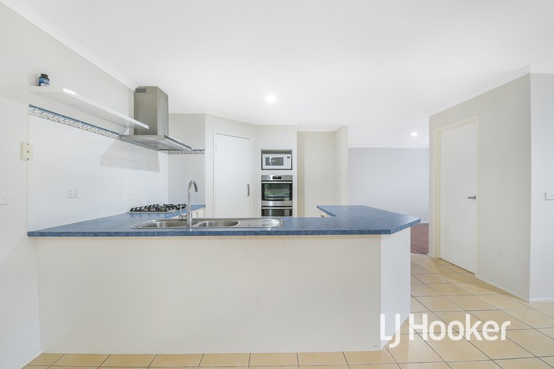 Photo - 9 Earlwood Street, Narre Warren South VIC 3805 - Image 3