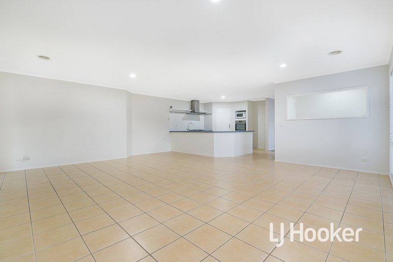 Photo - 9 Earlwood Street, Narre Warren South VIC 3805 - Image 7