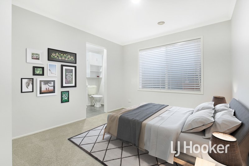 Photo - 9 Earlwood Street, Narre Warren South VIC 3805 - Image 8