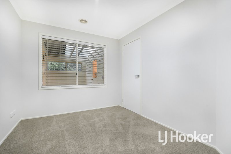 Photo - 9 Earlwood Street, Narre Warren South VIC 3805 - Image 10