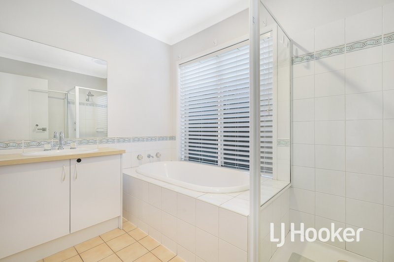 Photo - 9 Earlwood Street, Narre Warren South VIC 3805 - Image 11