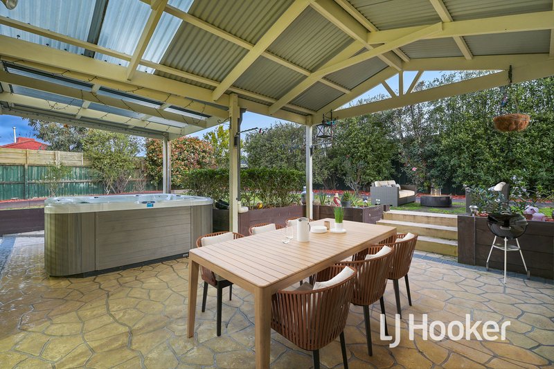 Photo - 9 Earlwood Street, Narre Warren South VIC 3805 - Image 13