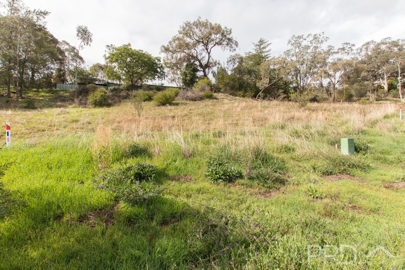 Photo - 9 Eberlin Place, Tumut NSW 2720 - Image 6