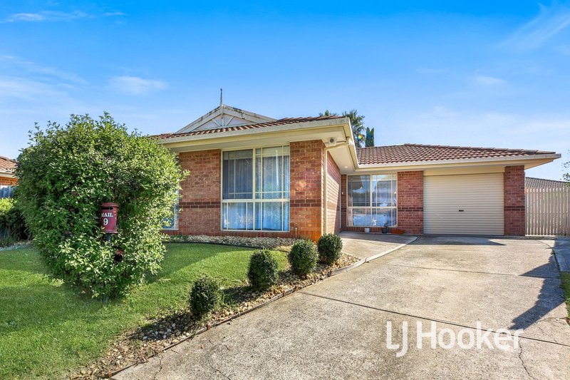 9 Eclipse Court, Hampton Park VIC 3976