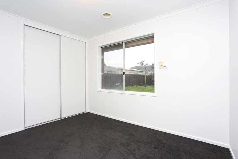 Photo - 9 Edgecombe Way, Roxburgh Park VIC 3064 - Image 5