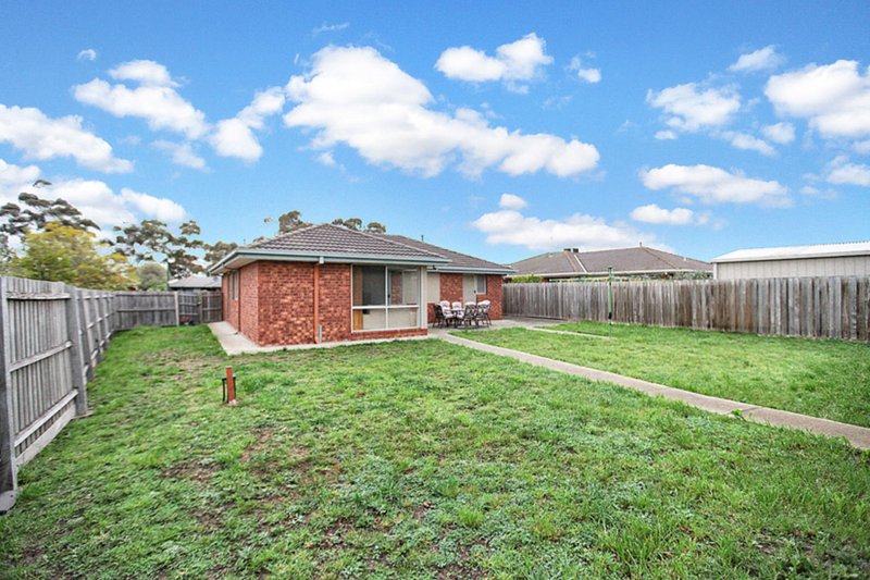 Photo - 9 Edgecombe Way, Roxburgh Park VIC 3064 - Image 7