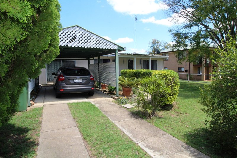 Photo - 9 Edward Street, Toogoolawah QLD 4313 - Image 3