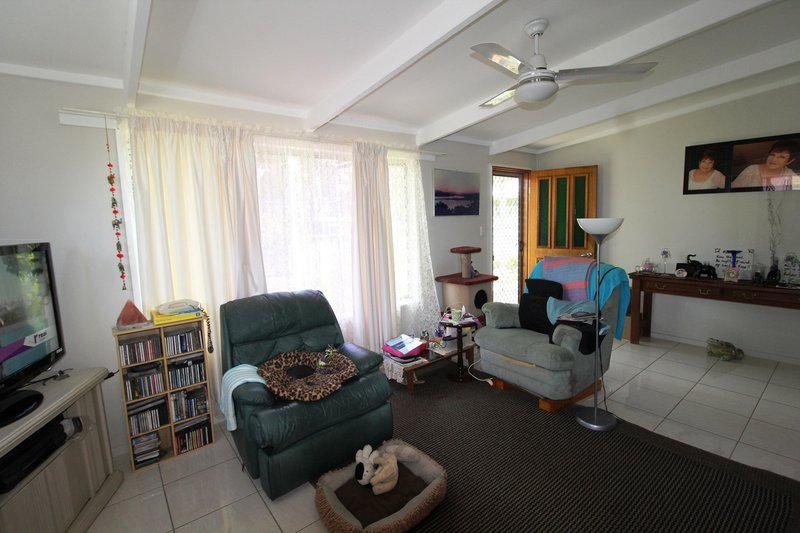 Photo - 9 Edward Street, Toogoolawah QLD 4313 - Image 4