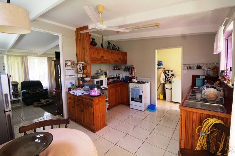 Photo - 9 Edward Street, Toogoolawah QLD 4313 - Image 5