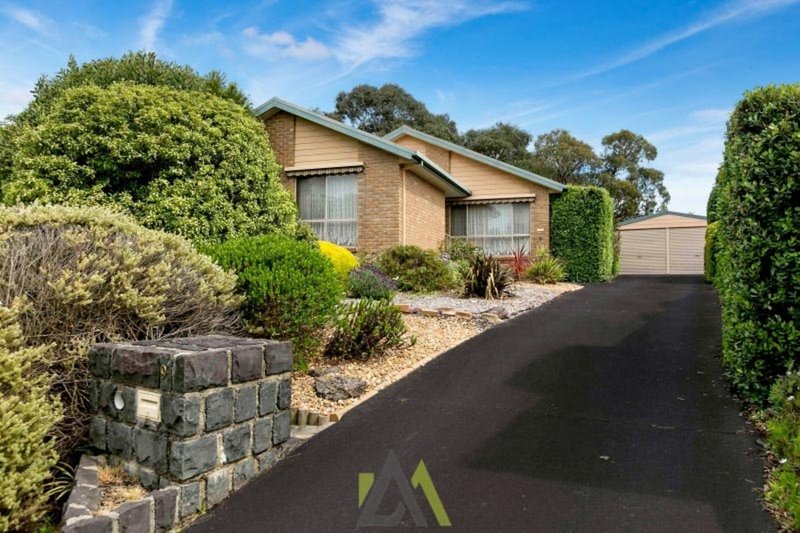 9 Eileen Court, Langwarrin VIC 3910