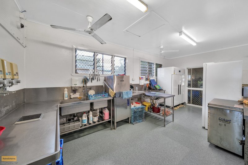 Photo - 9 Elizabeth Street, Flying Fish Point QLD 4860 - Image 14