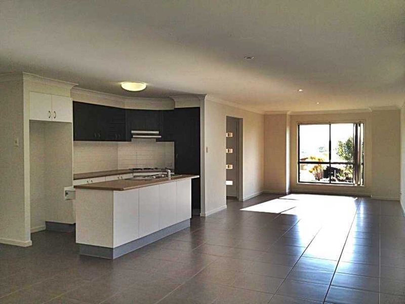 Photo - 9 Elkins Street, Pacific Pines QLD 4211 - Image 2