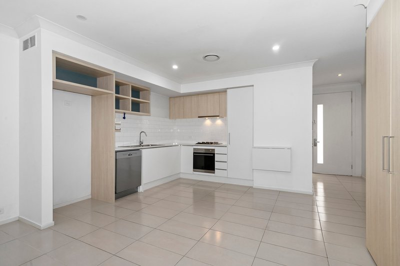 Photo - 9 Ellerston Glade, Blacktown NSW 2148 - Image 2