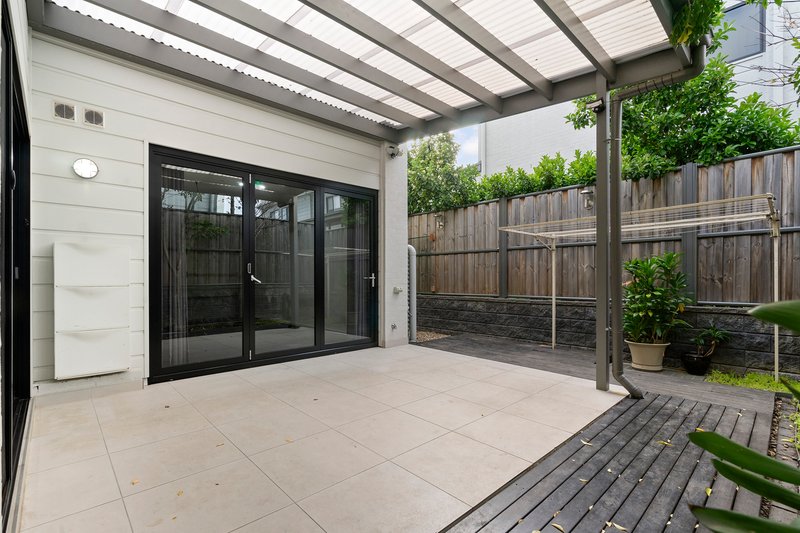 Photo - 9 Ellerston Glade, Blacktown NSW 2148 - Image 6