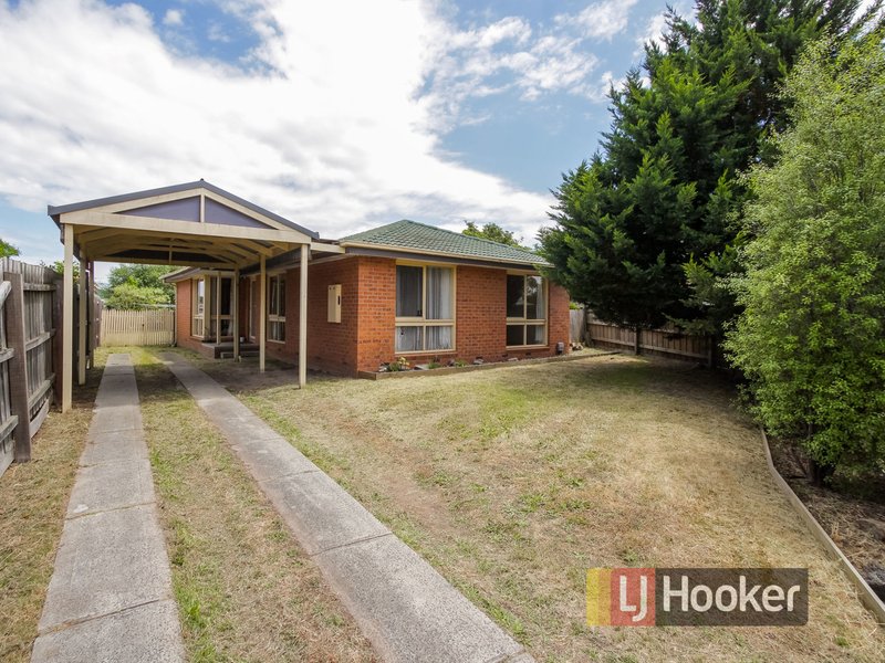 Photo - 9 Ellery Court, Cranbourne North VIC 3977 - Image 4