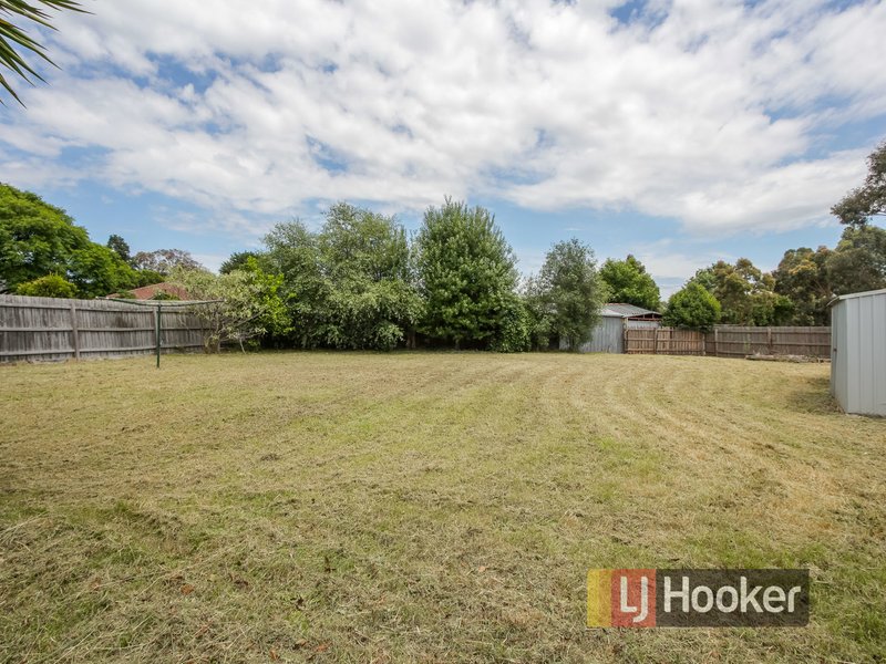 Photo - 9 Ellery Court, Cranbourne North VIC 3977 - Image 6