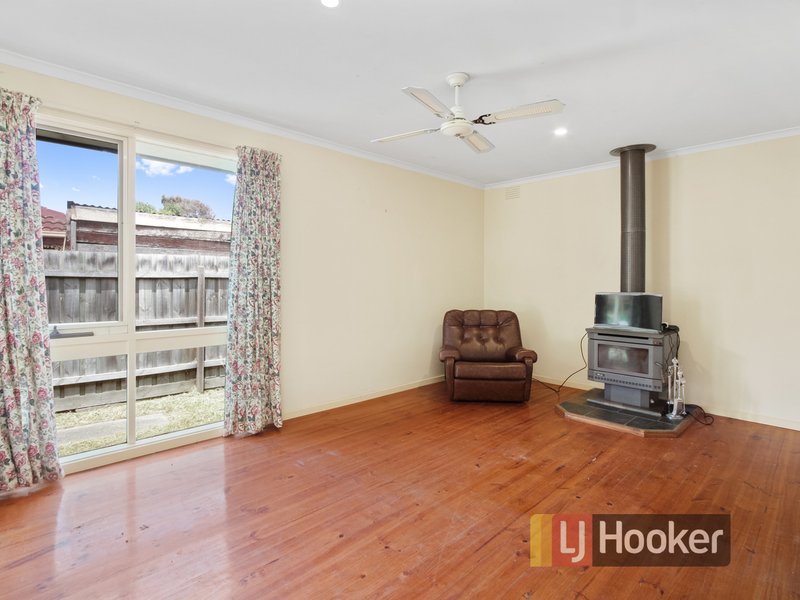 Photo - 9 Ellery Court, Cranbourne North VIC 3977 - Image 10