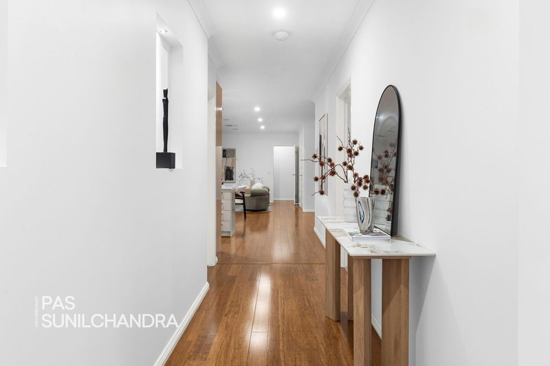 Photo - 9 Elodea Way, Cranbourne North VIC 3977 - Image 3