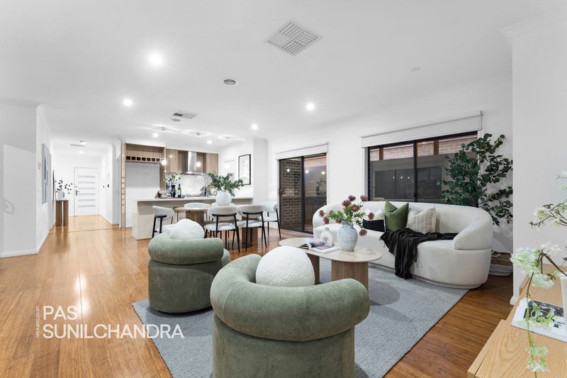 Photo - 9 Elodea Way, Cranbourne North VIC 3977 - Image 5