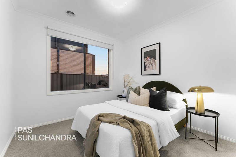 Photo - 9 Elodea Way, Cranbourne North VIC 3977 - Image 14
