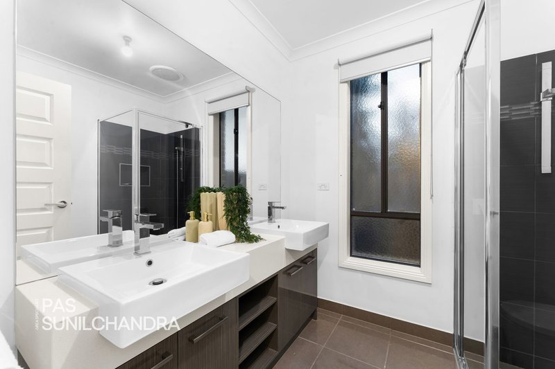 Photo - 9 Elodea Way, Cranbourne North VIC 3977 - Image 15