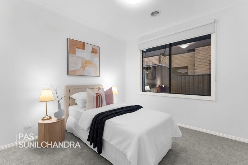 Photo - 9 Elodea Way, Cranbourne North VIC 3977 - Image 16